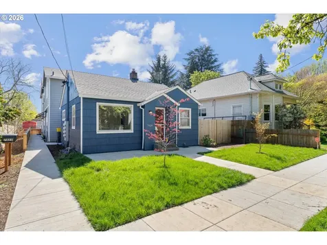 7820 SE Salmon Street Portland OR 97215