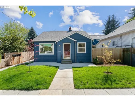 7820 SE Salmon Street Portland OR 97215