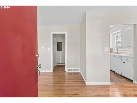7820 SE Salmon Street Portland OR 97215