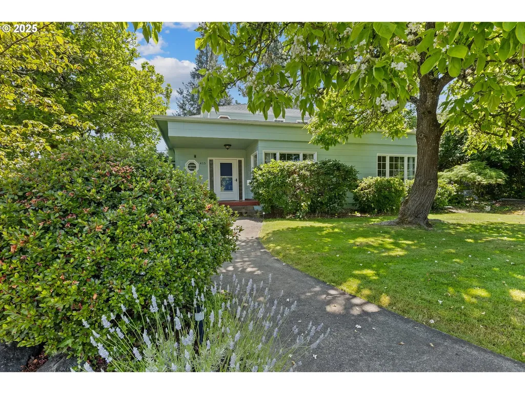 415 W Madrone Street Roseburg OR 97470