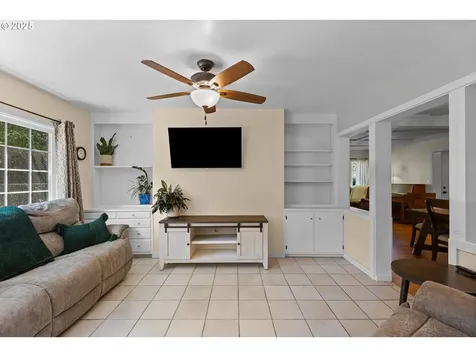 415 W Madrone Street Roseburg OR 97470