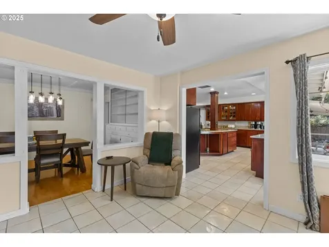 415 W Madrone Street Roseburg OR 97470