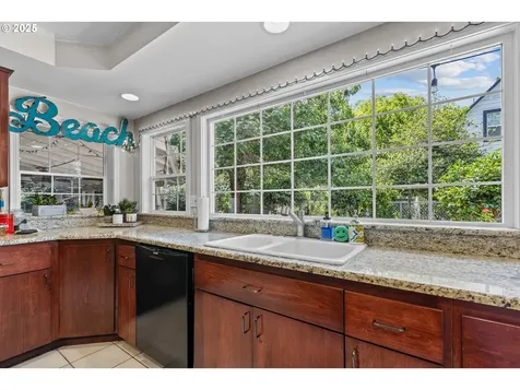 415 W Madrone Street Roseburg OR 97470