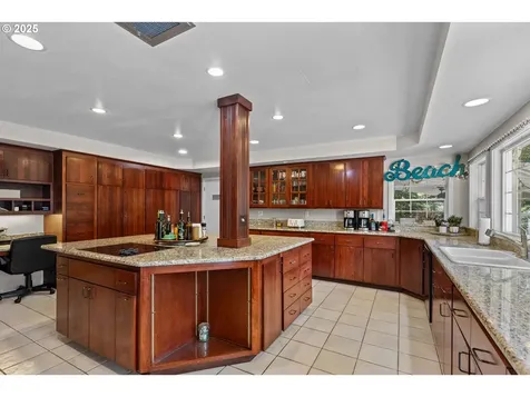 415 W Madrone Street Roseburg OR 97470