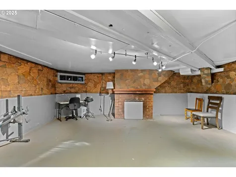 415 W Madrone Street Roseburg OR 97470