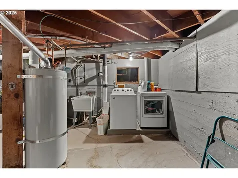 415 W Madrone Street Roseburg OR 97470