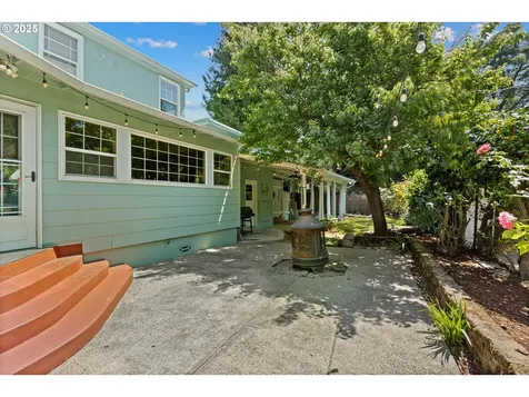 415 W Madrone Street Roseburg OR 97470