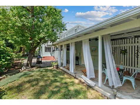 415 W Madrone Street Roseburg OR 97470