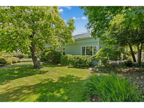 415 W Madrone Street Roseburg OR 97470