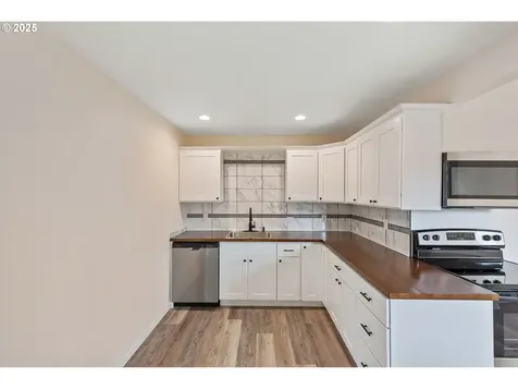 1655 Garfield Street North Bend OR 97459
