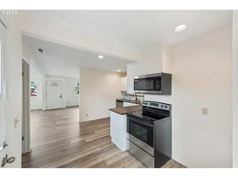 1655 Garfield Street North Bend OR 97459