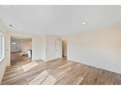 1655 Garfield Street North Bend OR 97459