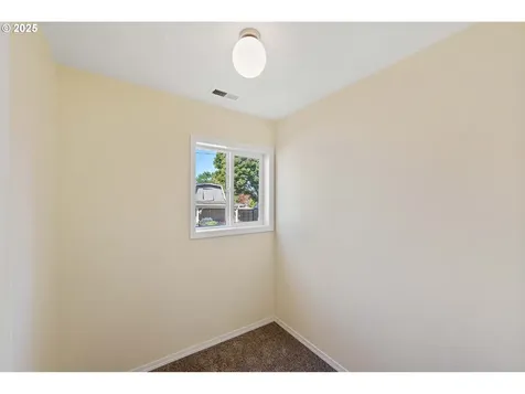 1655 Garfield Street North Bend OR 97459