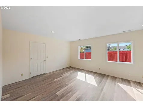 1655 Garfield Street North Bend OR 97459