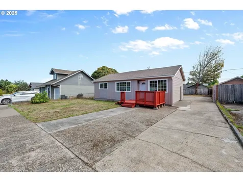 1655 Garfield Street North Bend OR 97459