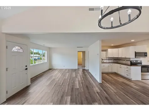 1655 Garfield Street North Bend OR 97459