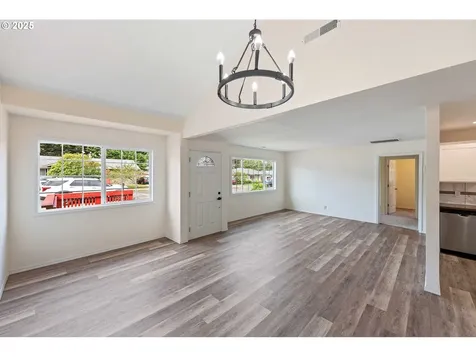 1655 Garfield Street North Bend OR 97459