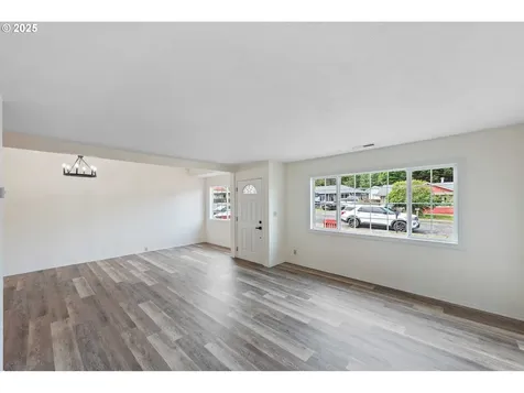 1655 Garfield Street North Bend OR 97459