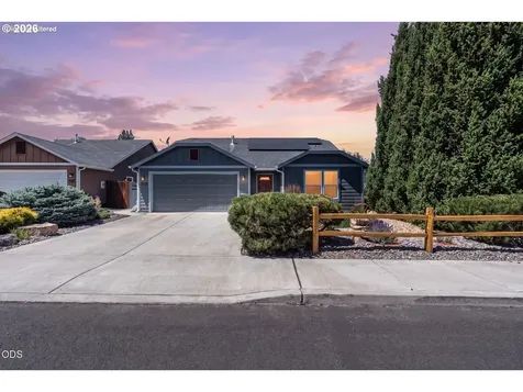 339 SW 33rd Drive Redmond OR 97756