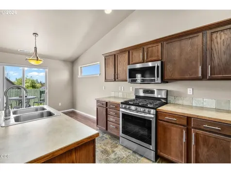 339 SW 33rd Drive Redmond OR 97756