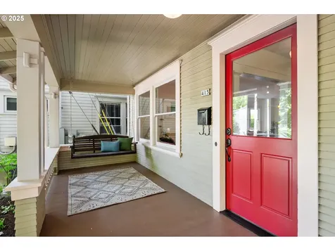 415 SE 28th Avenue Portland OR 97214