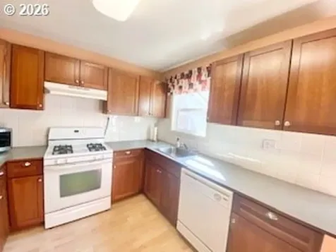 255 W Fairfield Street Gladstone OR 97027