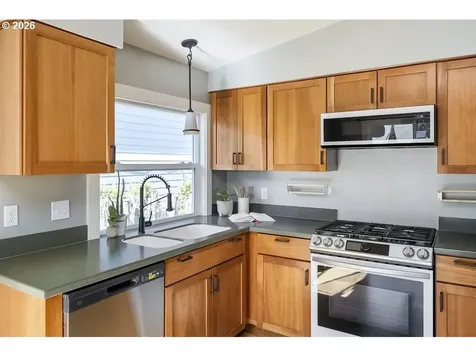 5110 NE Emerson Court Portland OR 97218