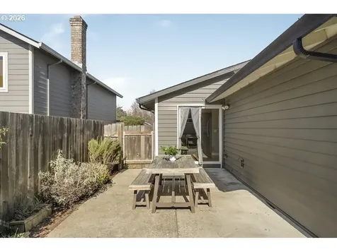 5110 NE Emerson Court Portland OR 97218