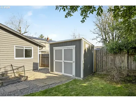 5110 NE Emerson Court Portland OR 97218