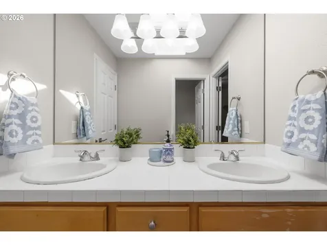 1295 NE Setting Sun Drive Hillsboro OR 97124