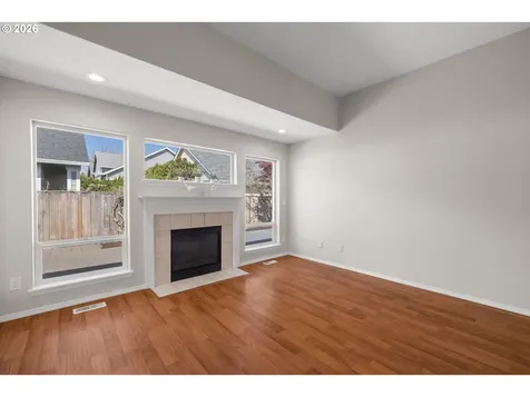 1295 NE Setting Sun Drive Hillsboro OR 97124