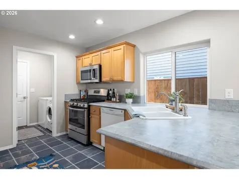 1295 NE Setting Sun Drive Hillsboro OR 97124