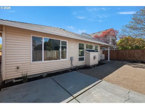1295 NE Setting Sun Drive Hillsboro OR 97124