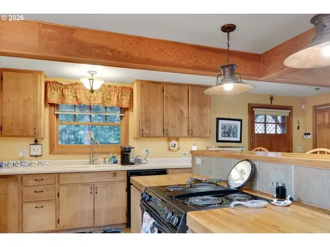 16441 S Henrici Road Oregon City OR 97045