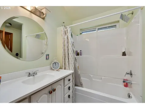 16441 S Henrici Road Oregon City OR 97045
