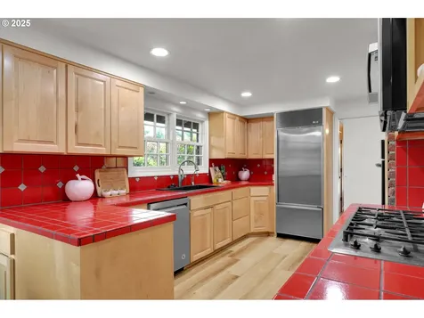 996 Lariat Drive Eugene OR 97401