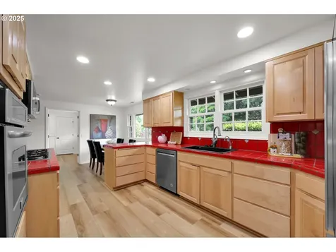 996 Lariat Drive Eugene OR 97401