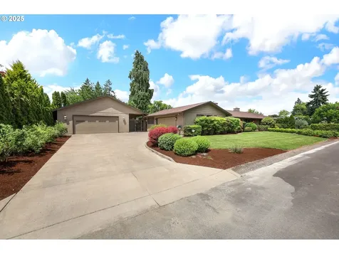 996 Lariat Drive Eugene OR 97401