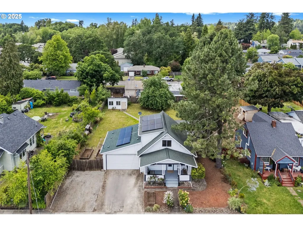 320 W Gloucester Street Gladstone OR 97027