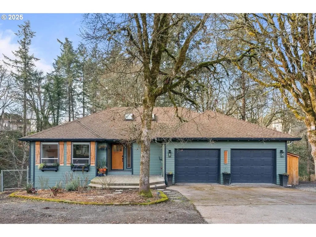 13660 NE Lake Shore Drive Newberg OR 97132
