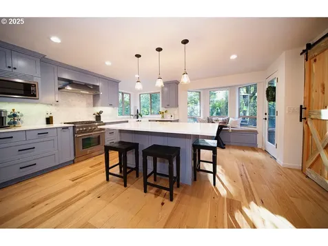 13660 NE Lake Shore Drive Newberg OR 97132
