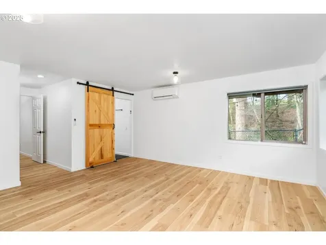 13660 NE Lake Shore Drive Newberg OR 97132