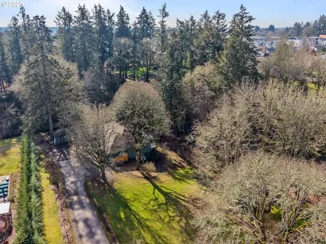 13660 NE Lake Shore Drive Newberg OR 97132