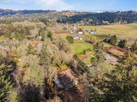 13660 NE Lake Shore Drive Newberg OR 97132