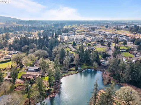 13660 NE Lake Shore Drive Newberg OR 97132