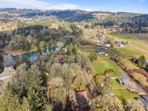 13660 NE Lake Shore Drive Newberg OR 97132