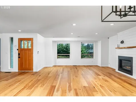 13660 NE Lake Shore Drive Newberg OR 97132
