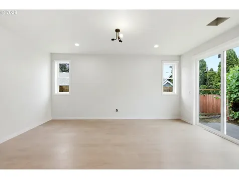 520 S Buxton Street Troutdale OR 97060