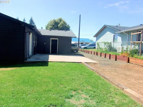 412 SW Fir Street Willamina OR 97396