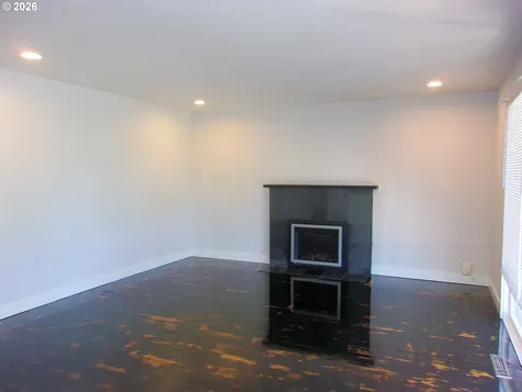 412 SW Fir Street Willamina OR 97396